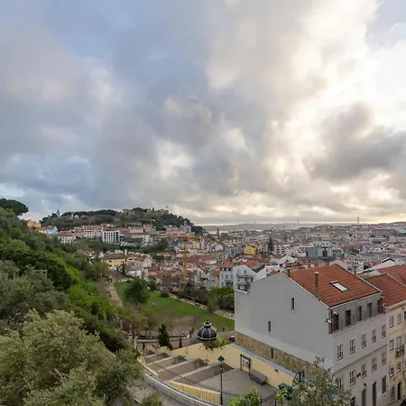 Magnificent Flat With Spectacular Views In Graca ליסבון