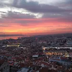 Panoramic Graca Duplex With Castle And River Views By Nestatlisbon