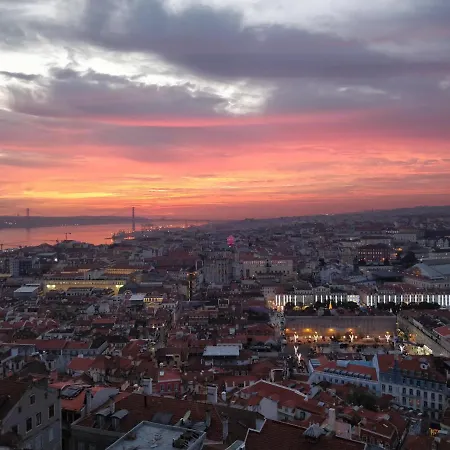 Panoramic Graça Duplex With Castle&river Views