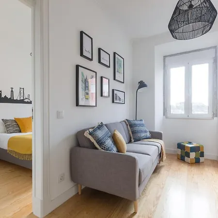 Magnificent Flat With Spectacular Views In Graca * Lisbon